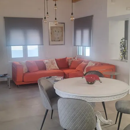 Holiday home φιλόξενο σπίτι στο βόλο *